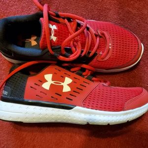 Under Armour Casual Sneakers -Size 7 Men's- Red, White, Black - Barely Worn EUC
